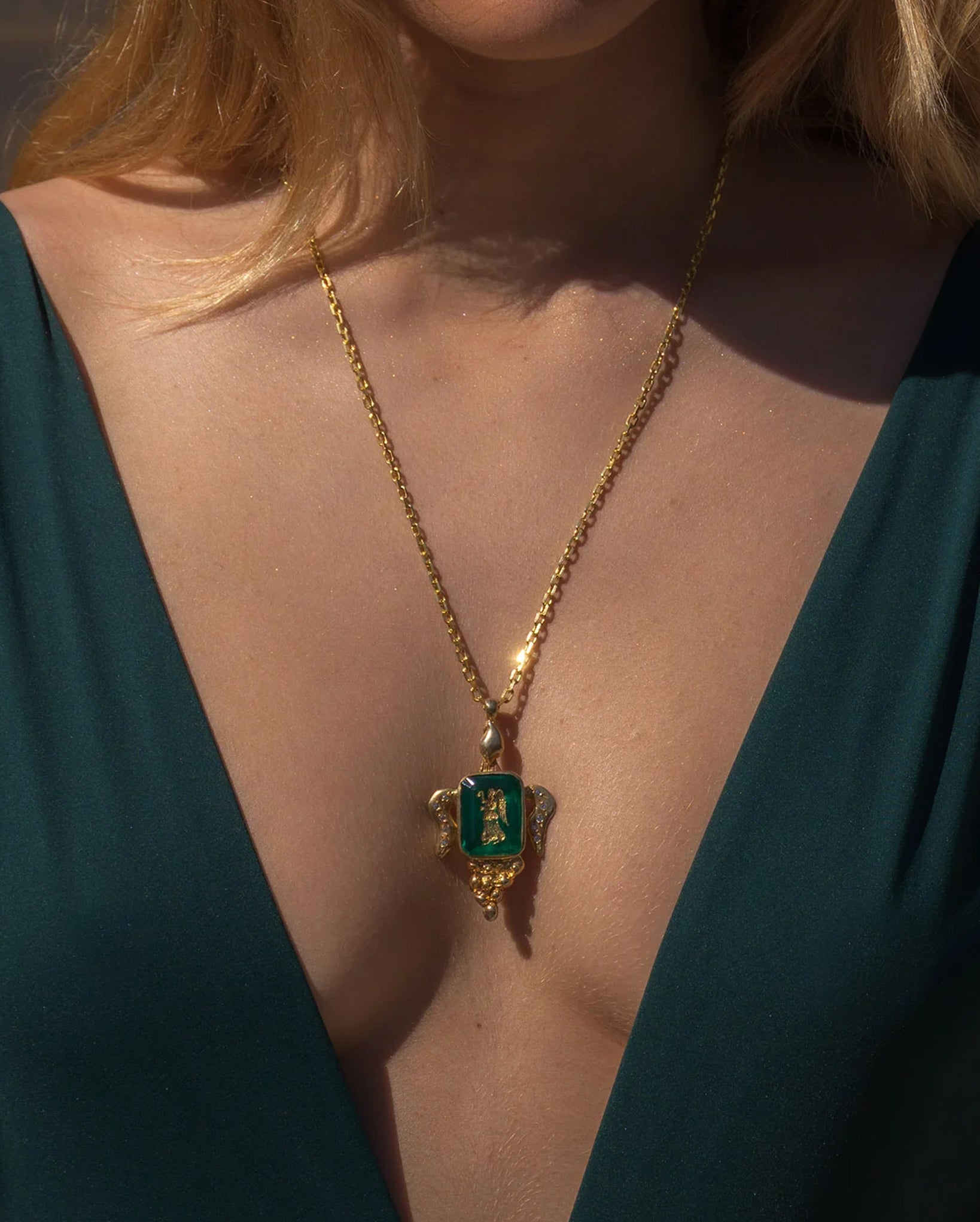 The Victoria Medallion Necklace (Gold)