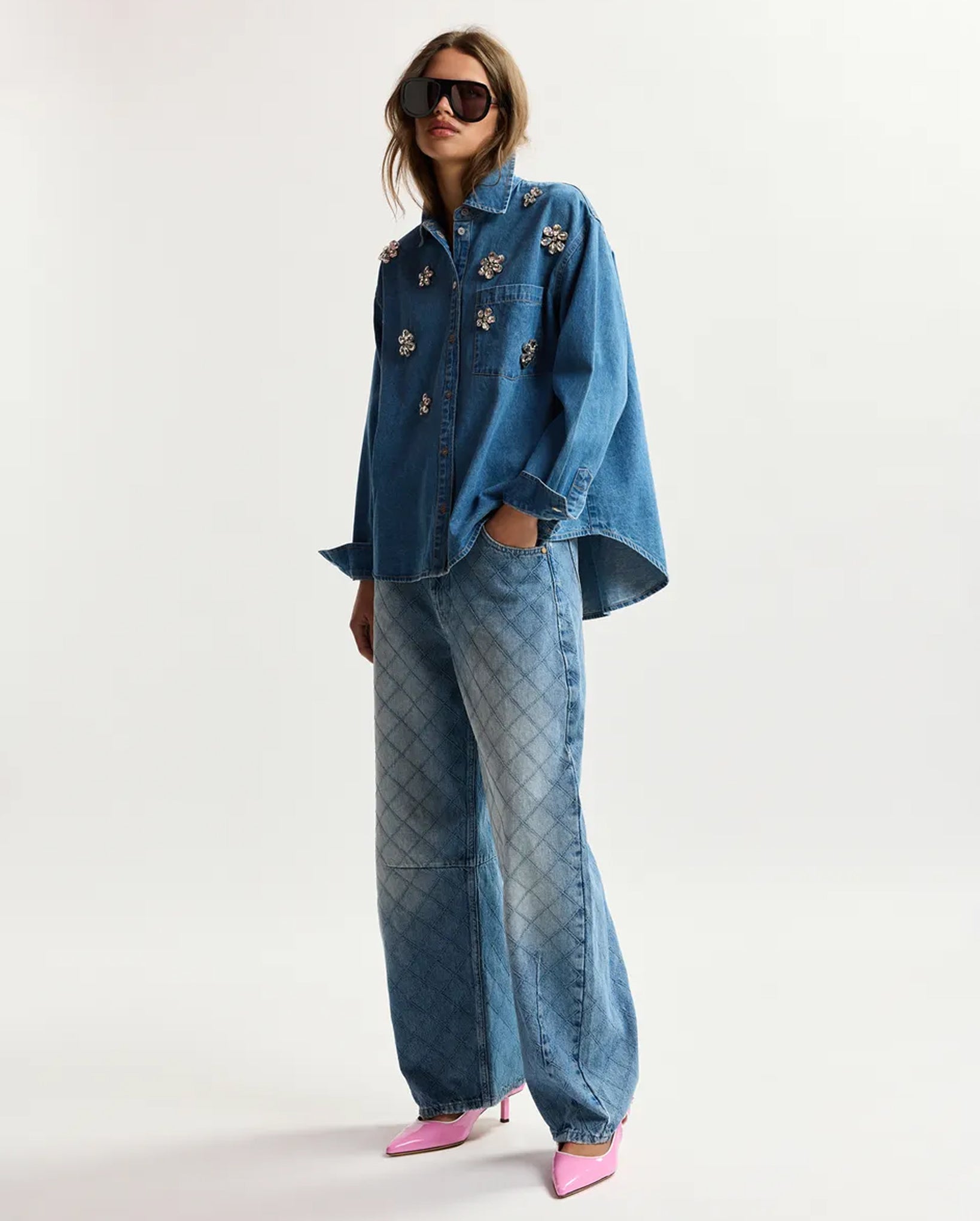 Diamond-Stitched Cotton Barrel-Leg Jeans (Blue)