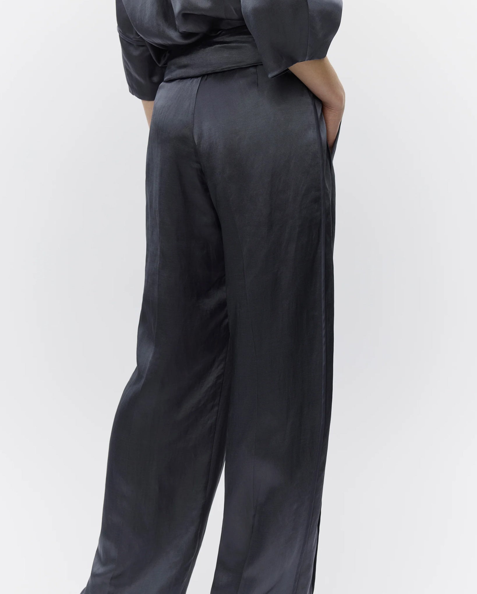Elms High Shine Blend Pants (Ebony)