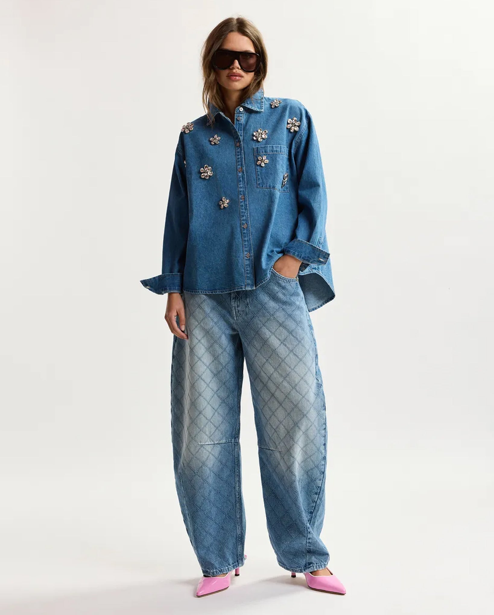 Diamond-Stitched Cotton Barrel-Leg Jeans (Blue)