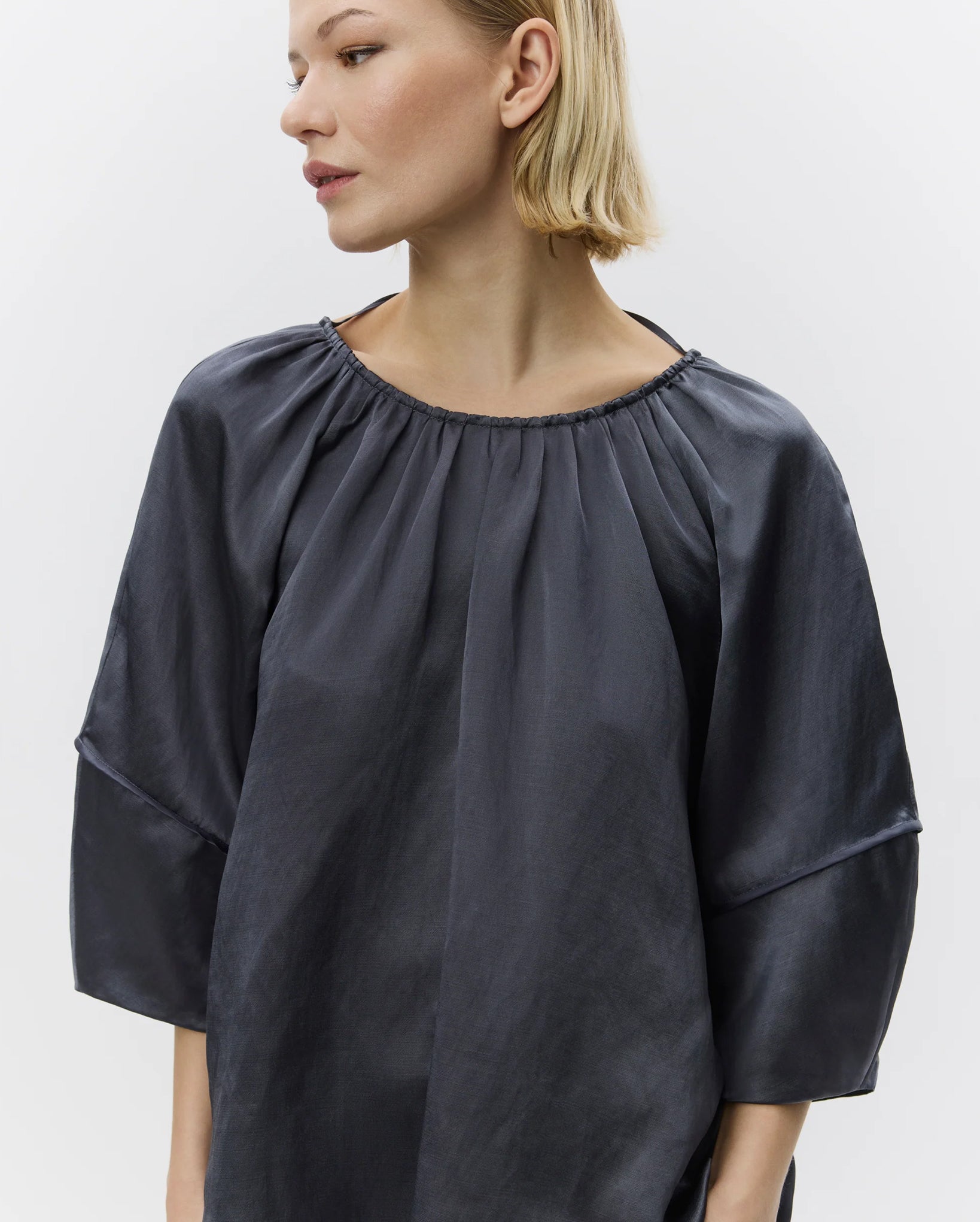 Skyler High Shine Blend Top (Ebony)