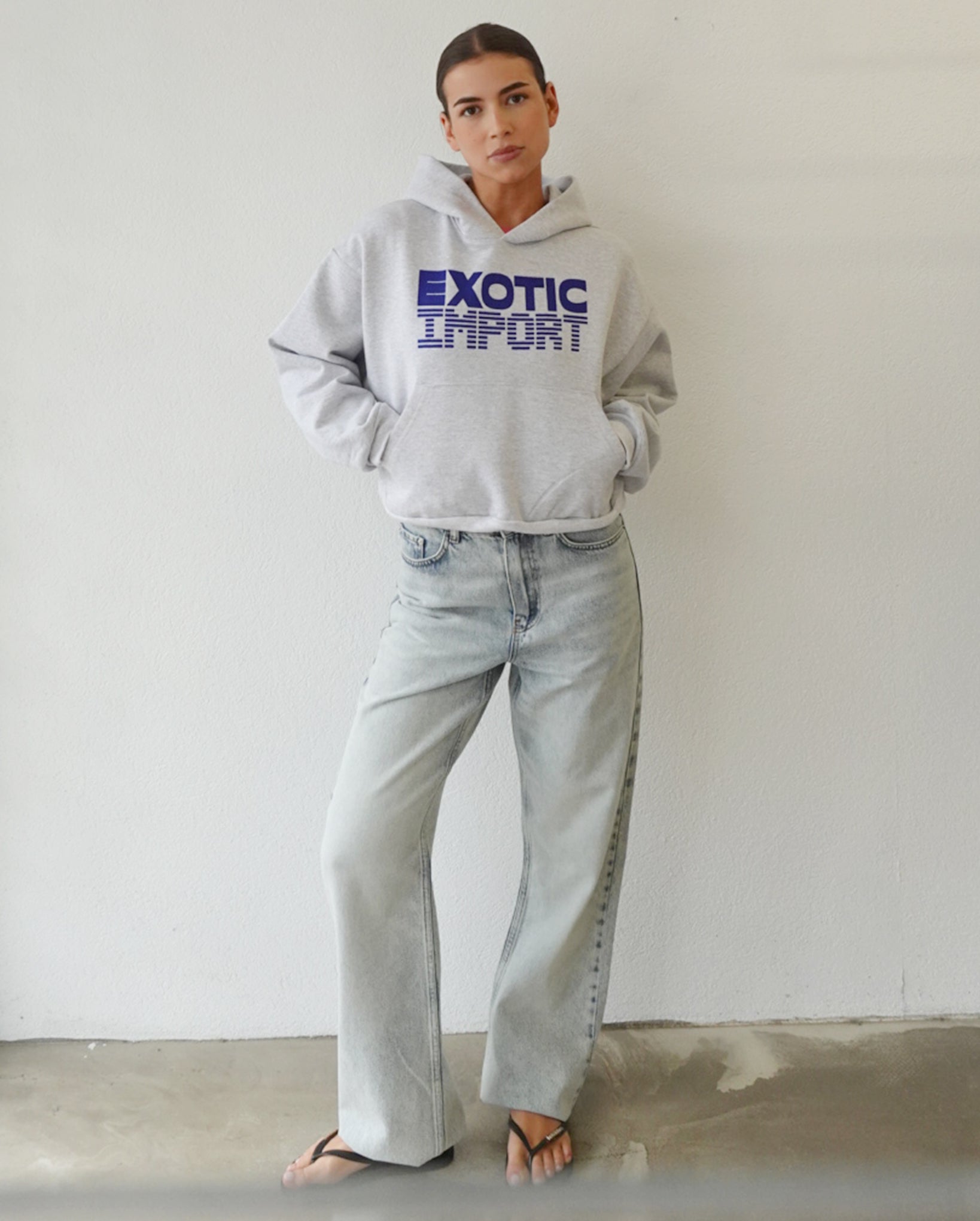 Sign Logo Cropped Hooded Sweatshirt