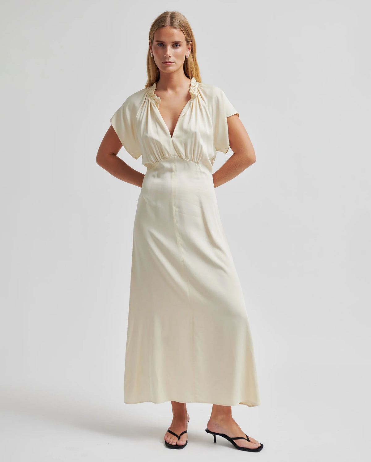 Shera Drill Dress (Alabaster Glea)