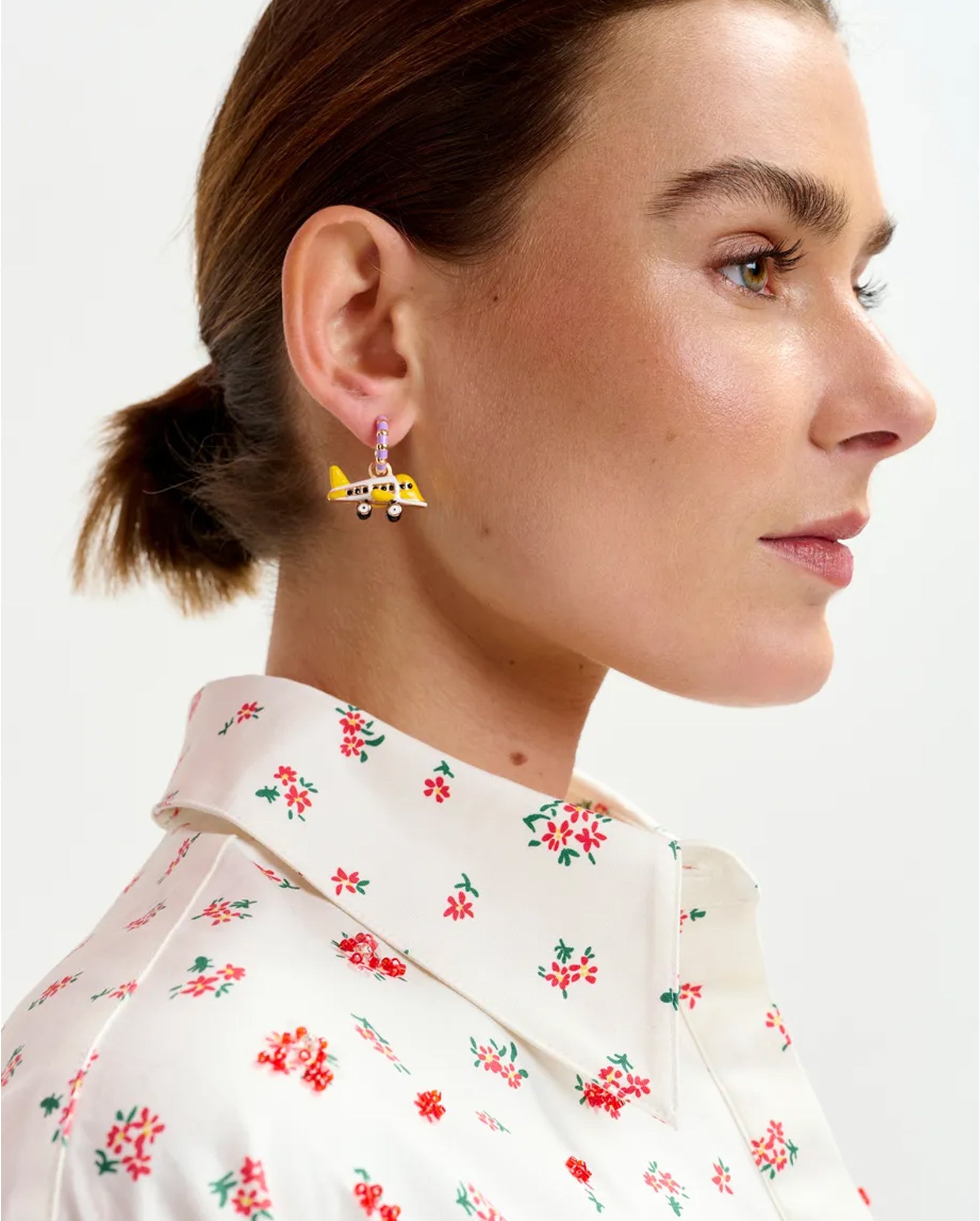 Hoop Earrings with Plane and Heart Pendants (Gold/Purple)