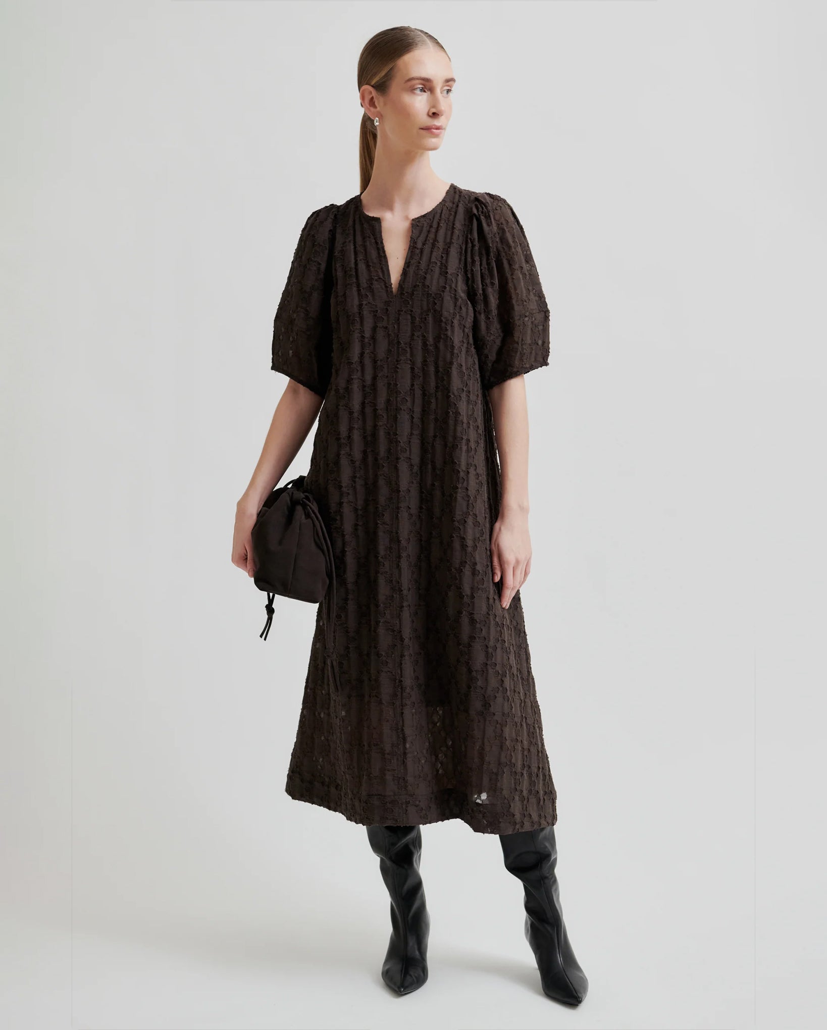 Nela Dress (Delicioso)