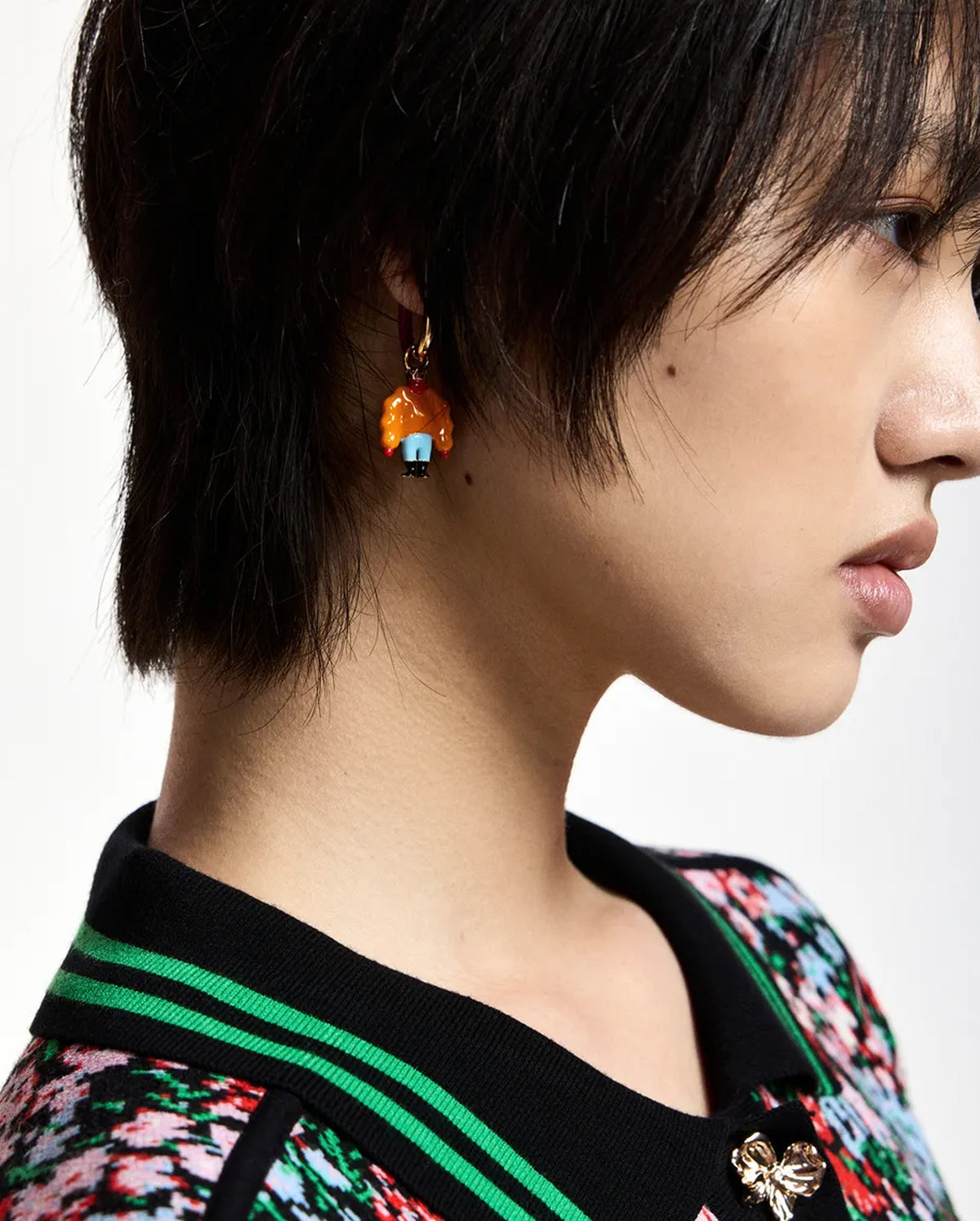 Hoop Earrings with King and Shark (Gold/Pink)