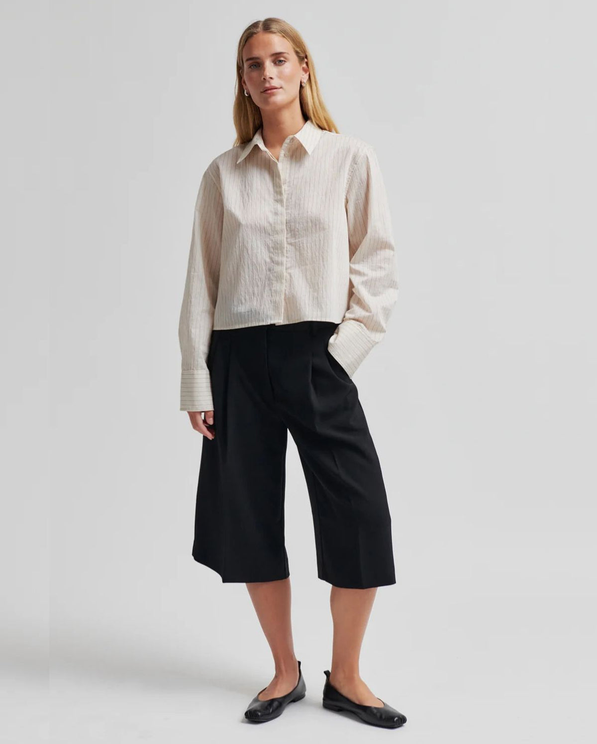 Flore Bermuda Shorts (Black)