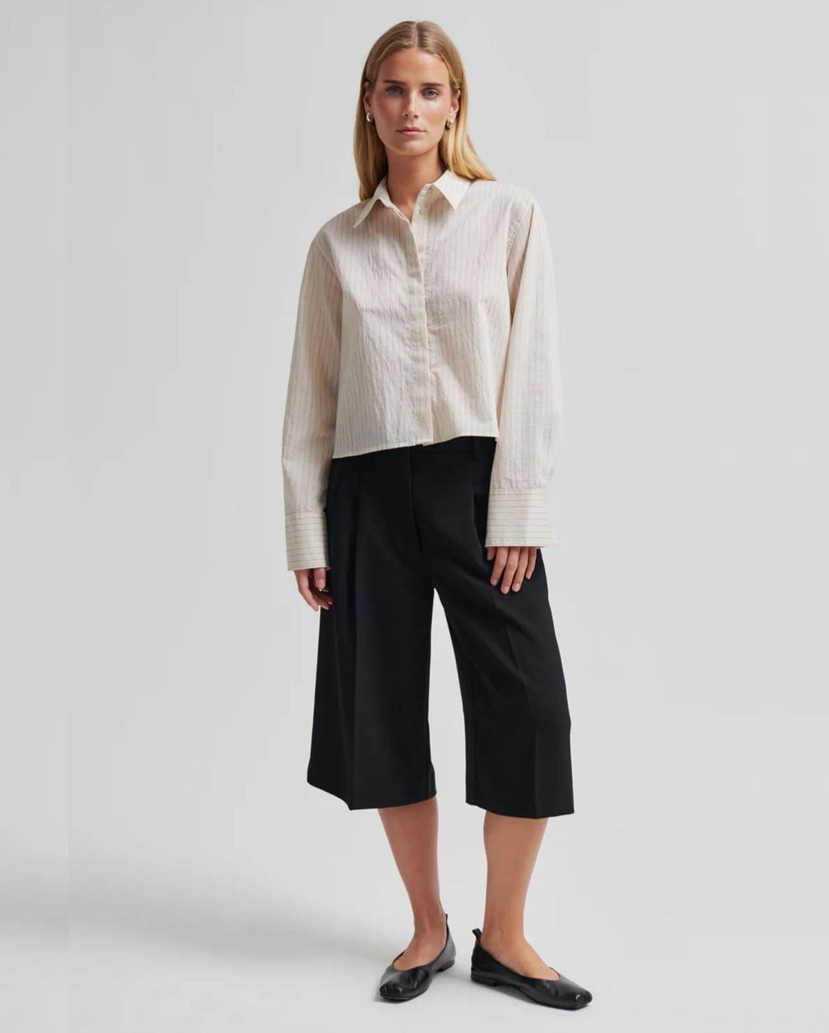 Flore Bermuda Shorts (Black)