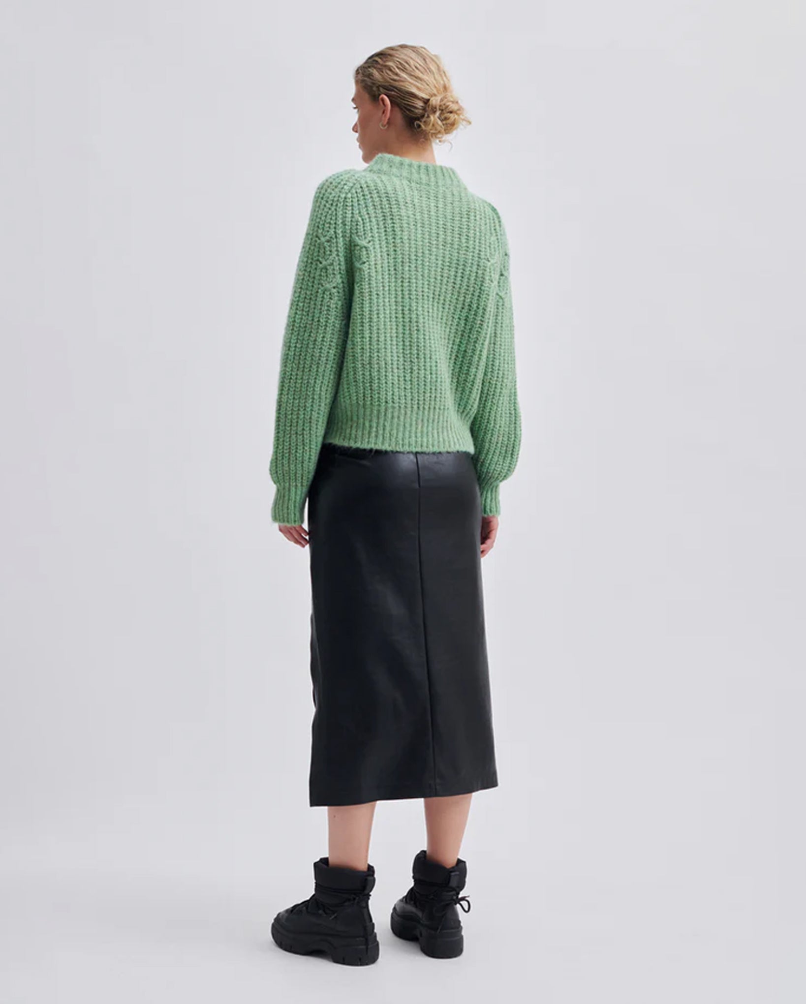 Kalliha Knit O-Neck