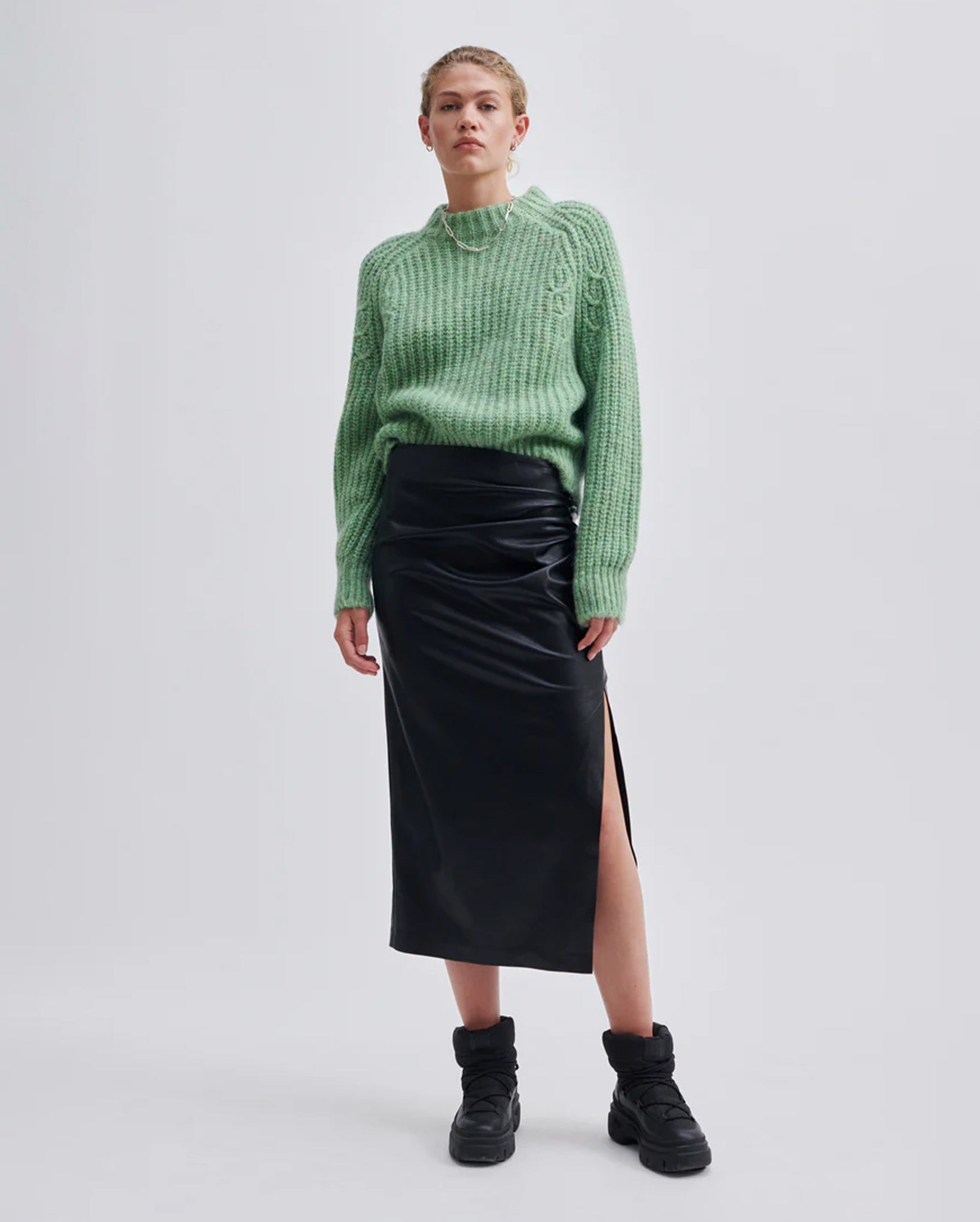 Kalliha Knit O-Neck