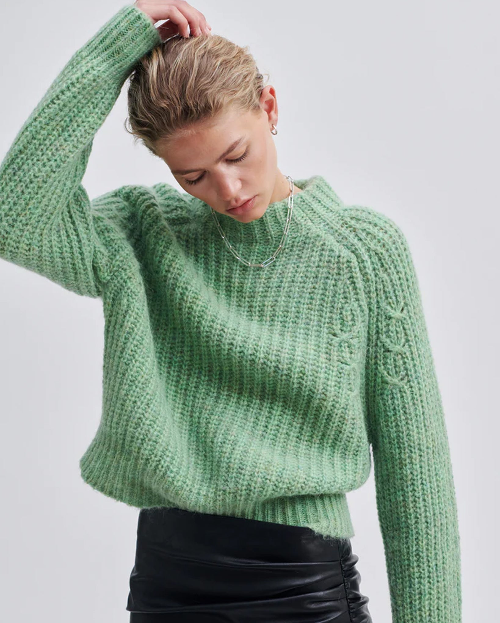 Kalliha Knit O-Neck