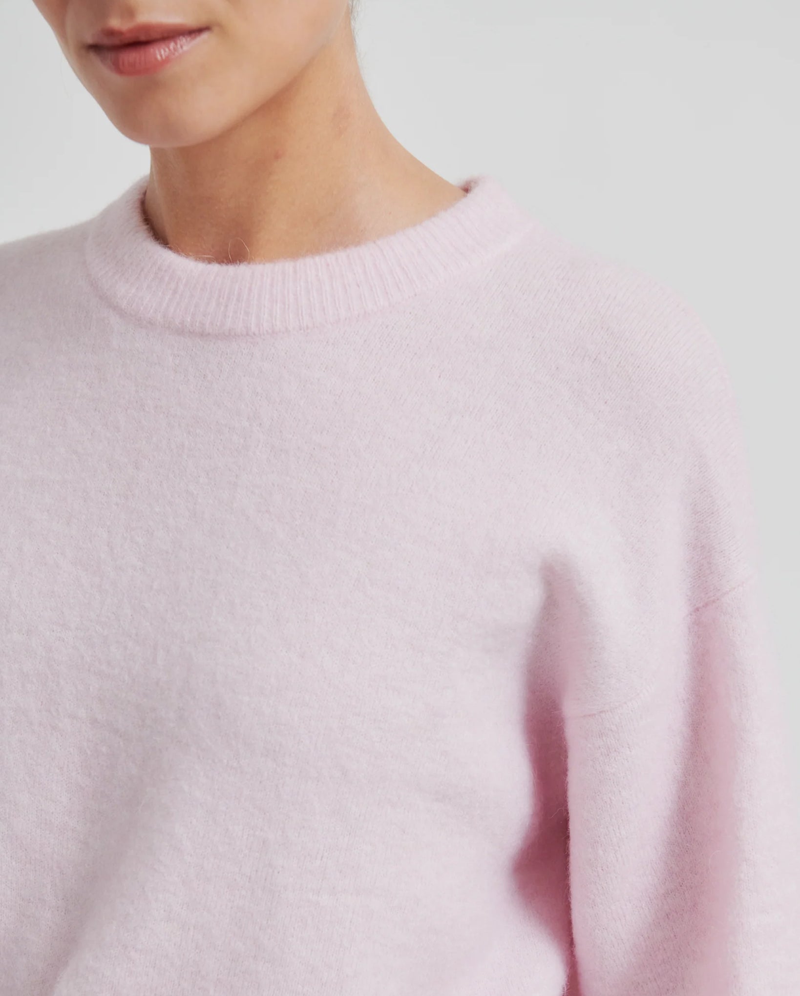 Gabby Knit O-Neck (Pale Lilac)