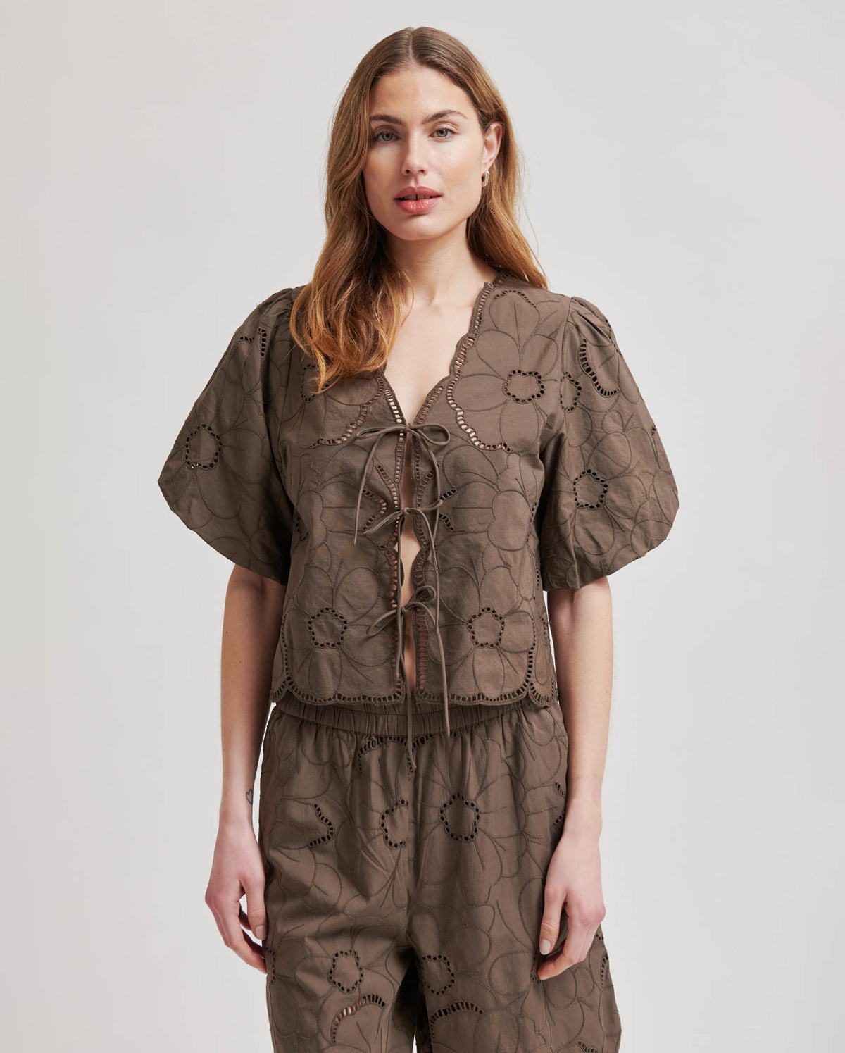 Avrille Blouse (Canteen)