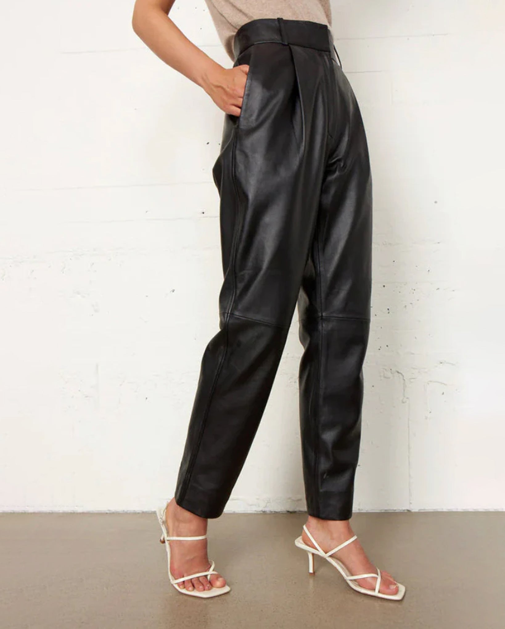 Indai Leather Trousers (Black)